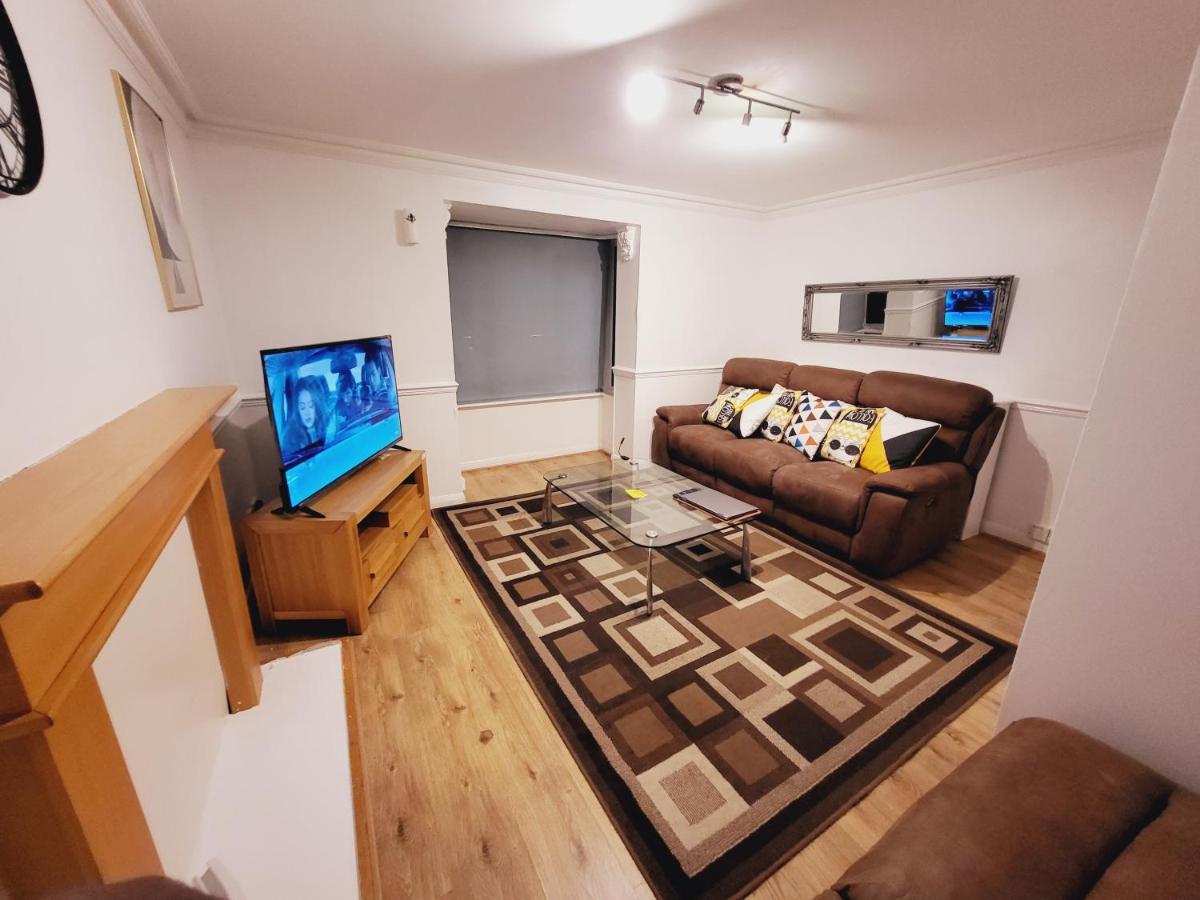 Manor Place Apartment Thamesmead Thamesmead  Buitenkant foto