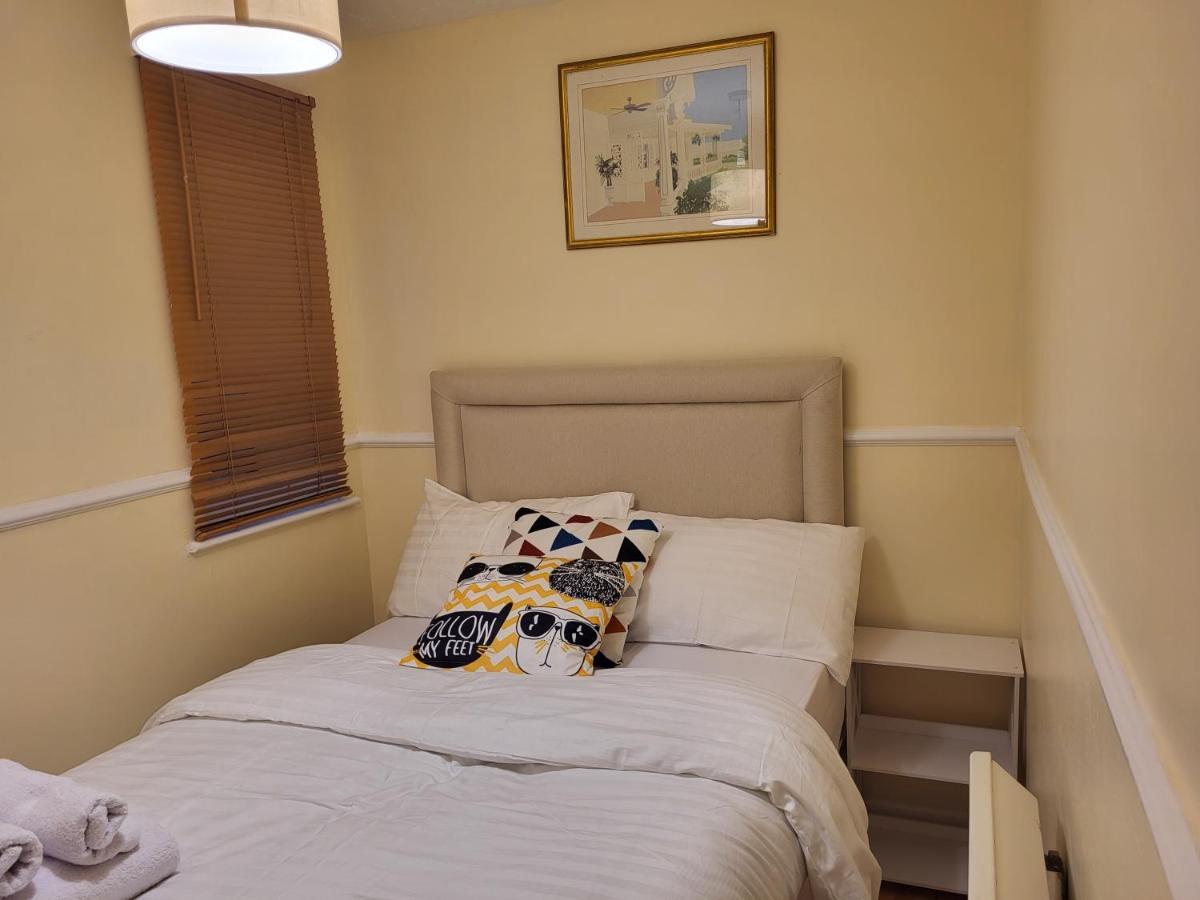 Manor Place Apartment Thamesmead Thamesmead  Buitenkant foto
